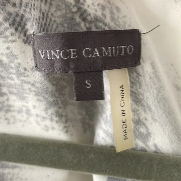 VINCE CAMUTO ECLIPSE TOP - Picture 2 of 3